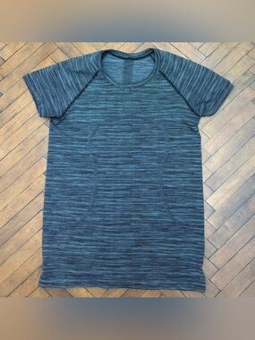 Lululemon Swiftly Tech Short Sleeve Shirt Wee Are From Space Graphite Grey Sz 10